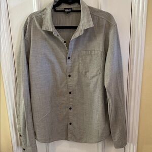 Patagonia Light Gray Casual Shirt Size L